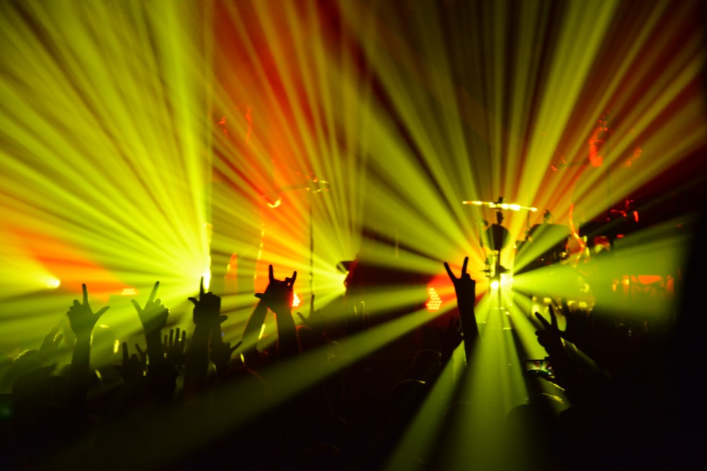 Los Manos of Vibrant Peace